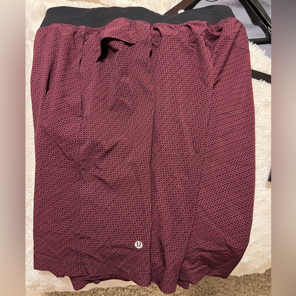 Lululemon 7in shorts